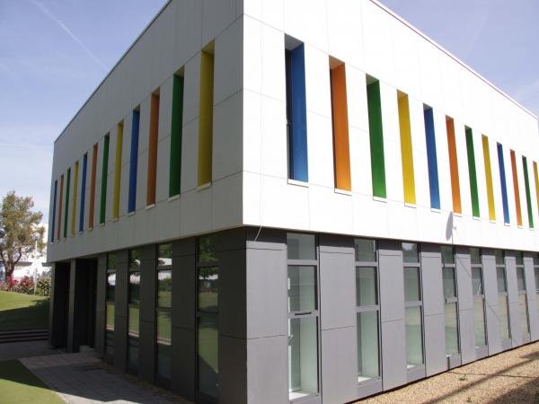 vue extérieure de l'ensemble de la médiathèque