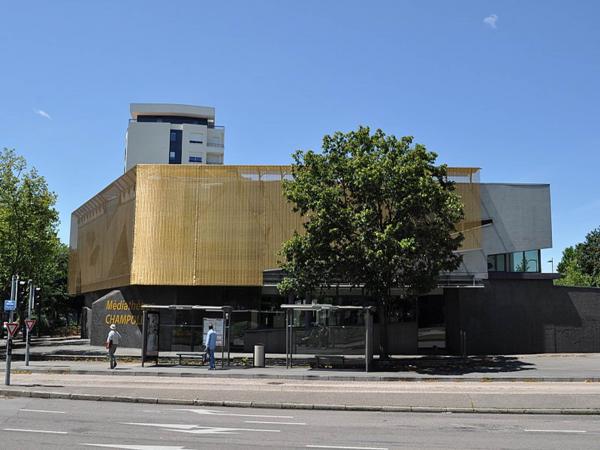 Vue extérieure de la bibliothèque