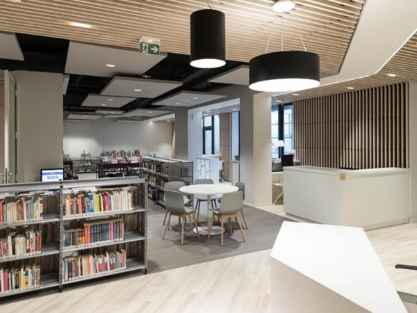 Collections et espace de lecture intérieur