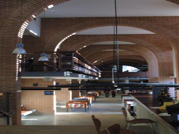 vue de l'intérieur de la bibliothèque 