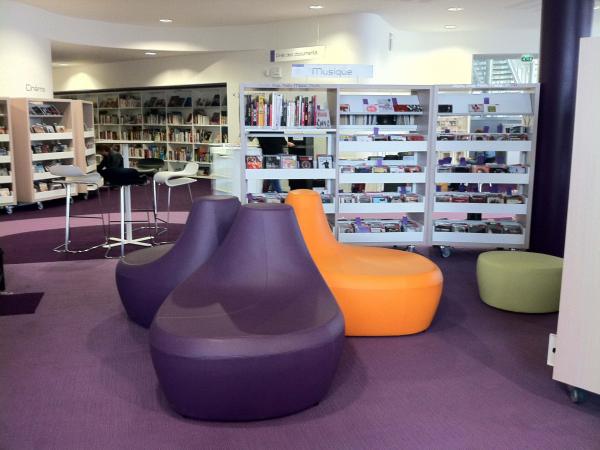 vue de l'espace musique et cinéma de la bibliothèque