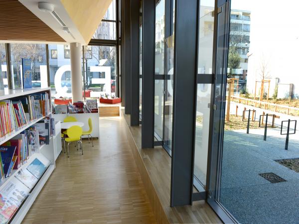 vue de l'intérieur de la bibliothèque