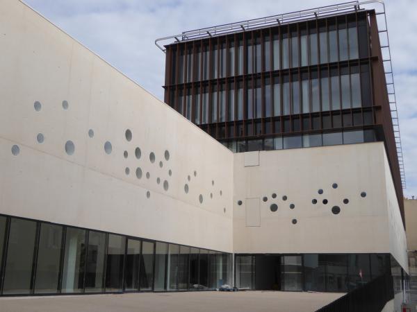 vue extérieure de l'ensemble de la bibliothèque