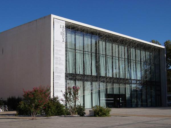 Vue façade devant et côté