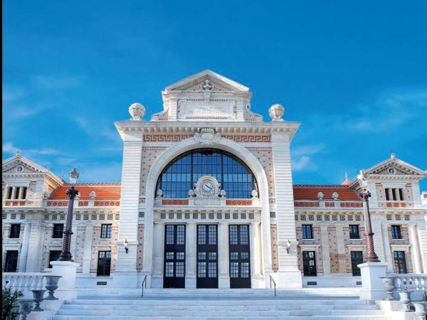 vue extérieure de l'entrée de la bibliothèque