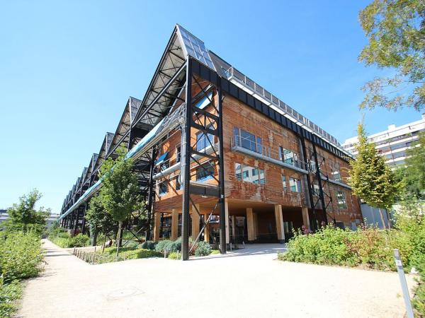 vue extérieure sur les jardins de la bibliothèque