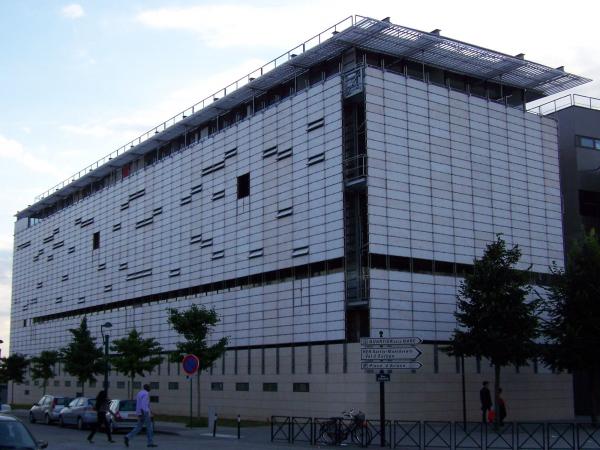 vue extérieure de l'ensemble de la médiathèque