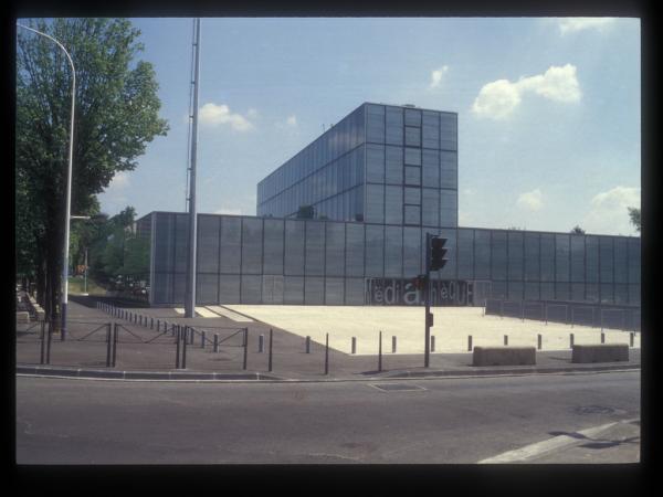 vue extérieure de l'ensemble de la médiathèque