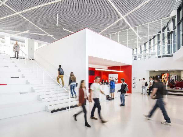 vue du hall d'entrée de LILLIAD